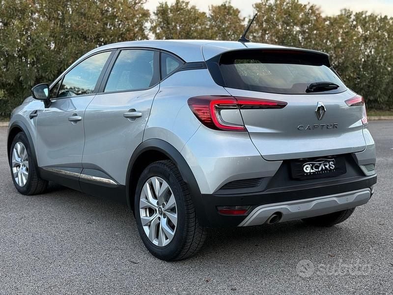Usata Renault Captur 116 CV (85 kW) 2020 Grigio SUV