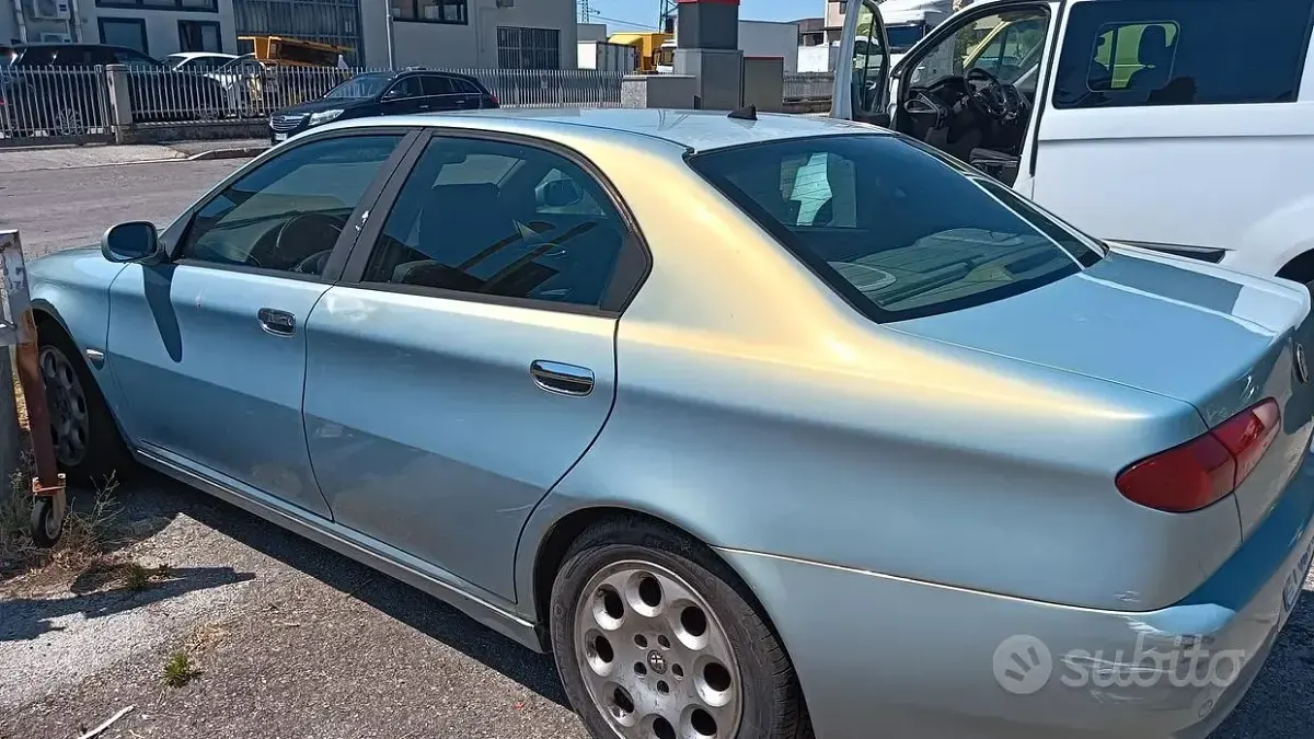 Usata Alfa Romeo 166 188 CV (138 kW) 2004 Bluazzurro Berlina