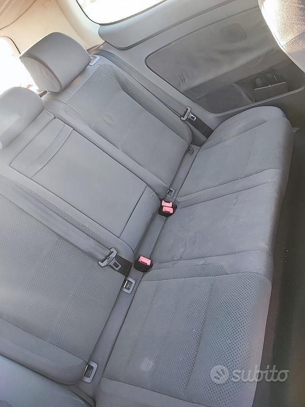 Grigio Usata 2006 VW Golf V Due volumi | 3000 € (Molto cara) - Immagine 1/4