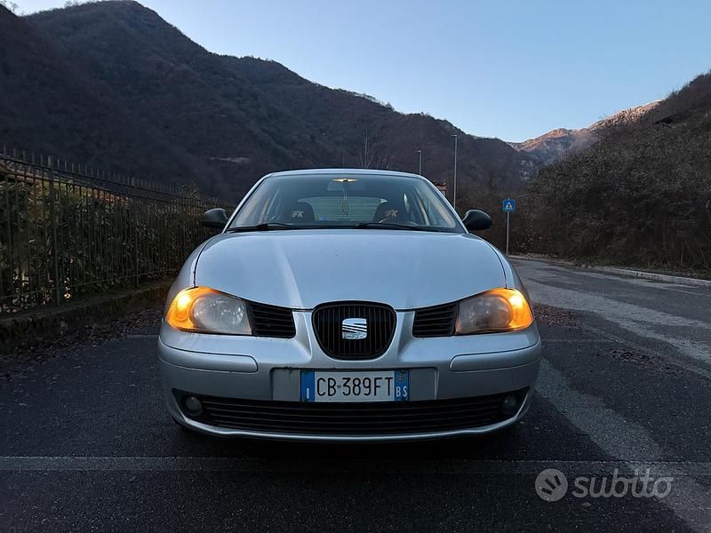 Usata Seat Ibiza 2001 Grigio Berlina