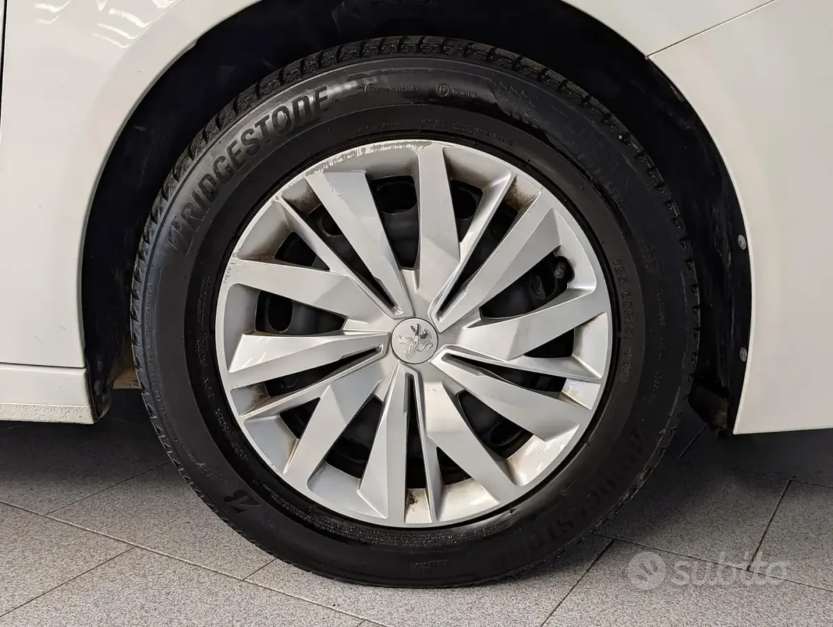 Usata Peugeot 208 Active 75 CV (55 kW) 2023 Bianco Utilitaria