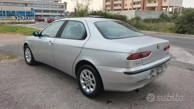 Usata Alfa Romeo 156 144 CV (105 kW) 1998 Grigio Berlina