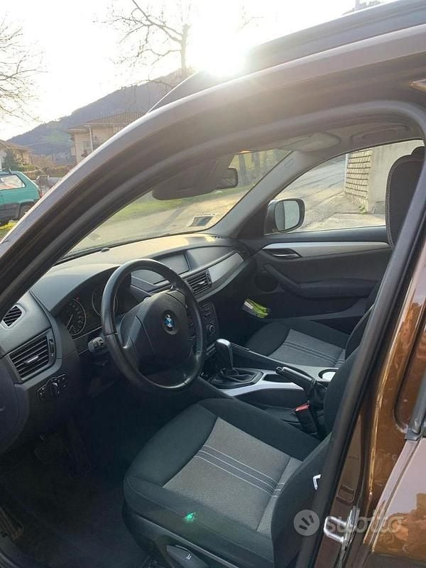 Usata BMW X1 143 CV (105 kW) 2011 Marrone SUV