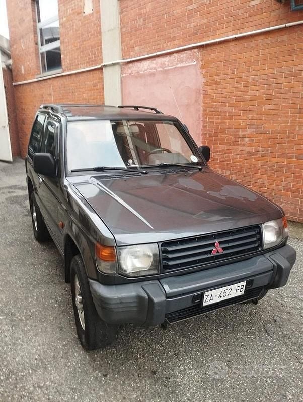 Grigio Usata 1996 Mitsubishi Pajero SUV | 5000 € (Super prezzo) - Immagine 1/4