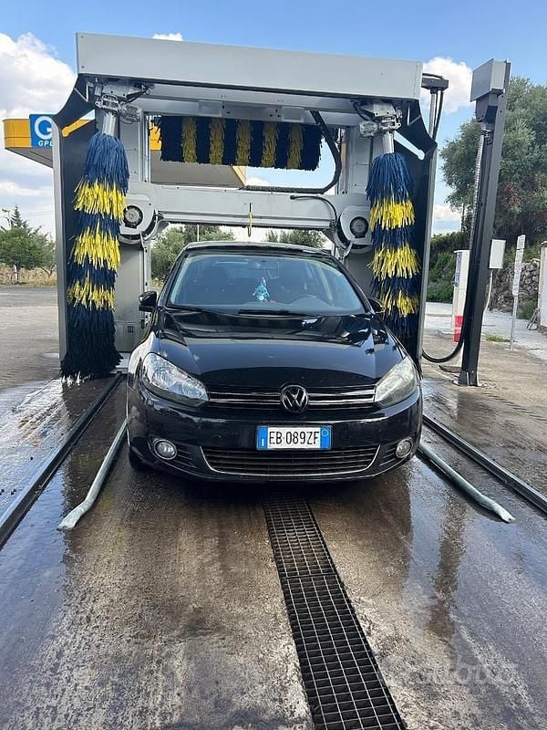 Usata VW Golf VI 105 CV (77 kW) 2010 Nero Utilitaria