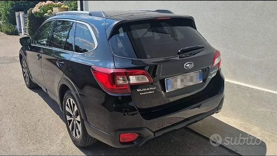 Usata Subaru Outback 2015 Nero Station wagon