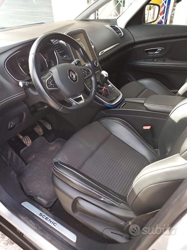 Usata Renault Scénic IV Intens 110 CV (80 kW) 2019 Grigio Monovolume
