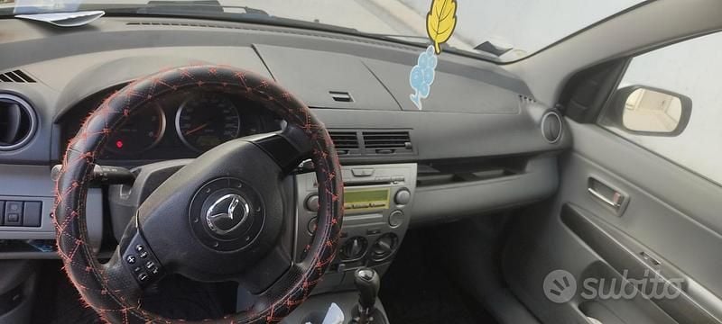 Usata Mazda 2 68 CV (50 kW) 2003 Grigio Berlina