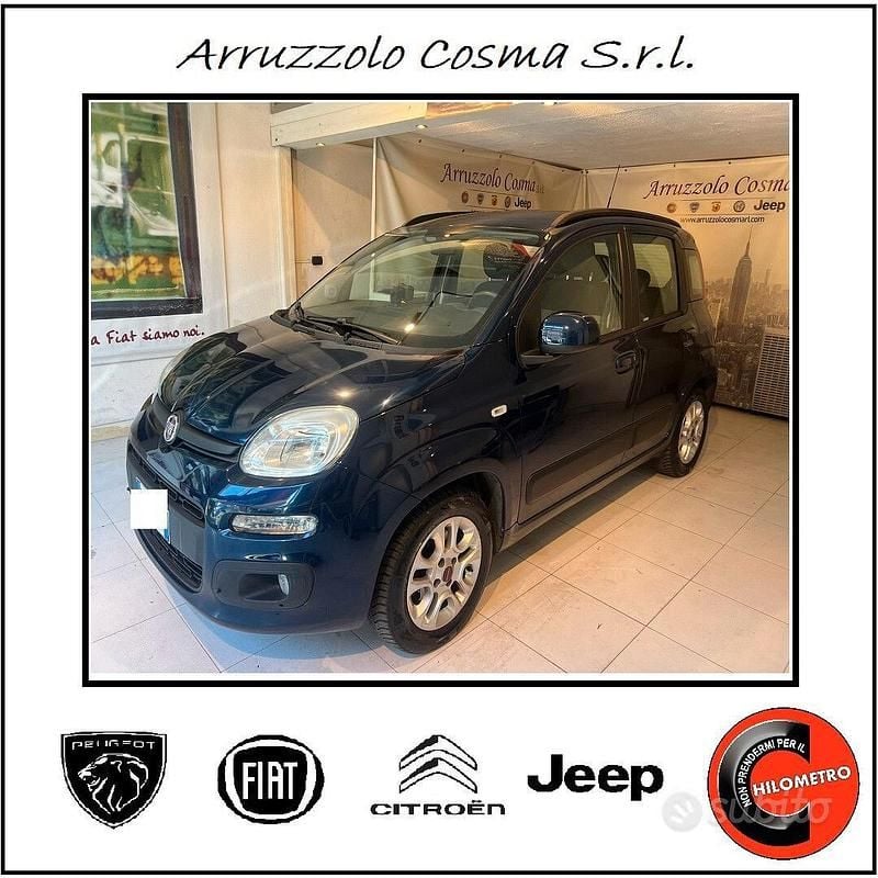 Usata Fiat Panda Lounge 69 CV (50 kW) 2017 Blu Utilitaria