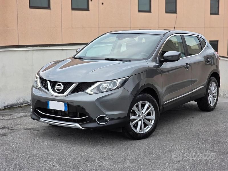 Usata Nissan Qashqai Tekna 131 CV (96 kW) 2017 Grigio SUV