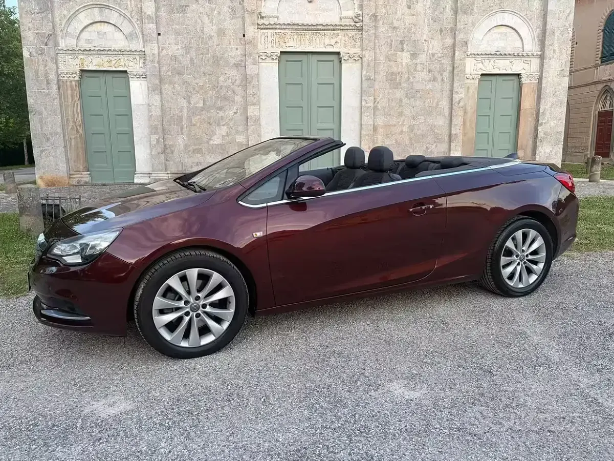 Usata Opel Cascada 120 CV (88 kW) 2017 Cabrio