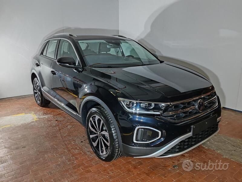 Nero Usata 2024 VW T-Roc Style SUV | 26.950 € (Buon prezzo) - Immagine 1/4