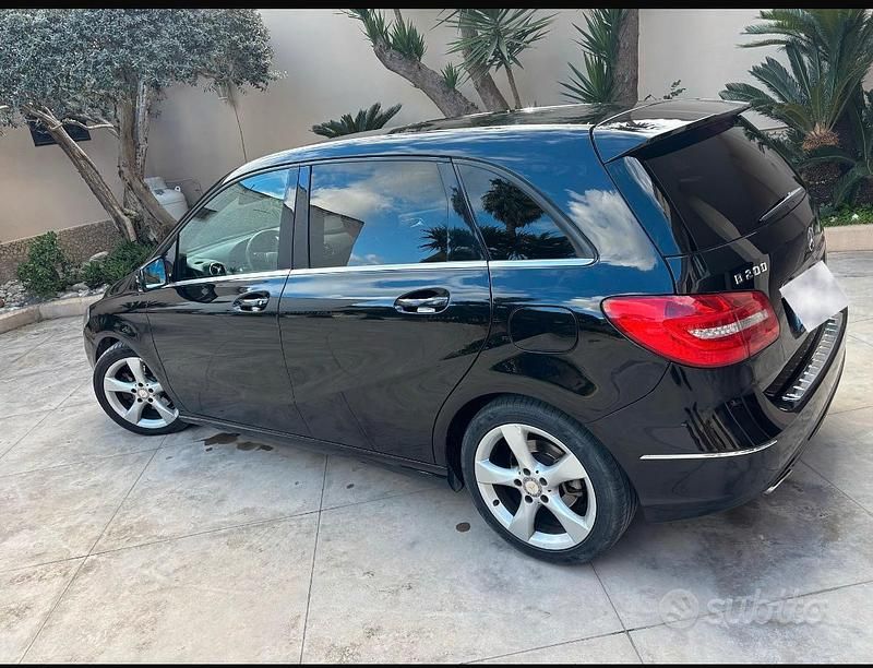 Usata Mercedes B200 2012 Nero Monovolume