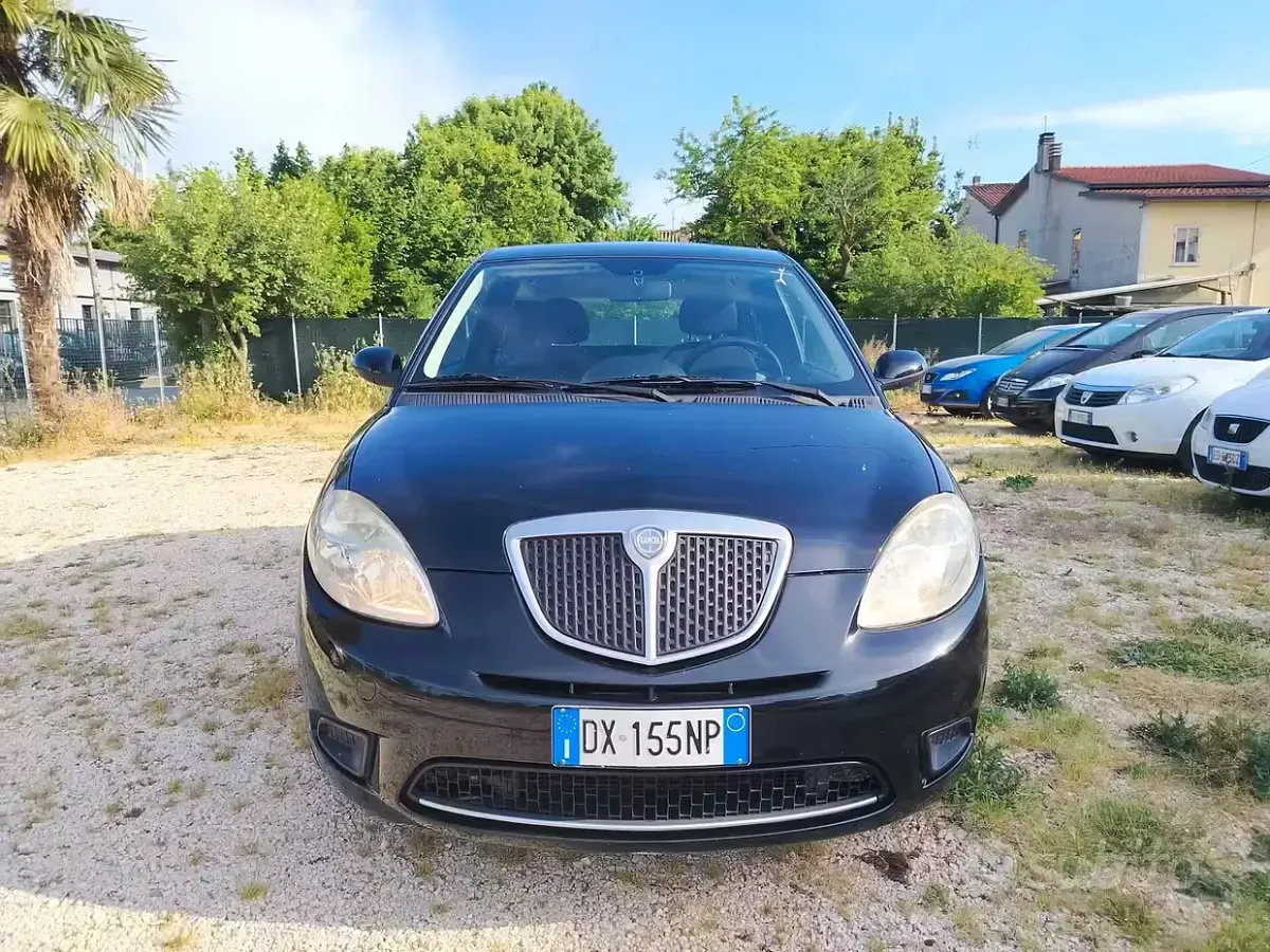 Usata Lancia Ypsilon 77 CV (56 kW) 2009 Nero Utilitaria