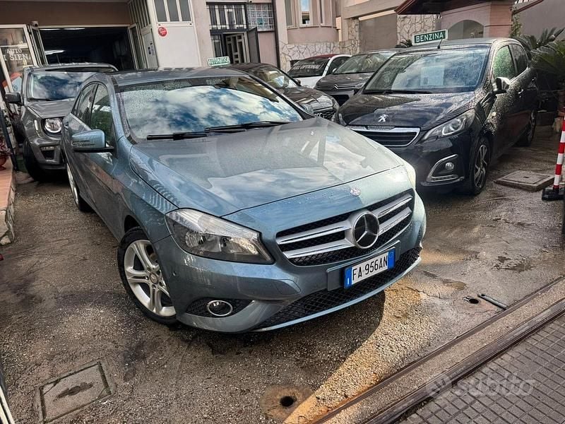 Usata Mercedes A180 109 CV (80 kW) 2013 Blu Berlina