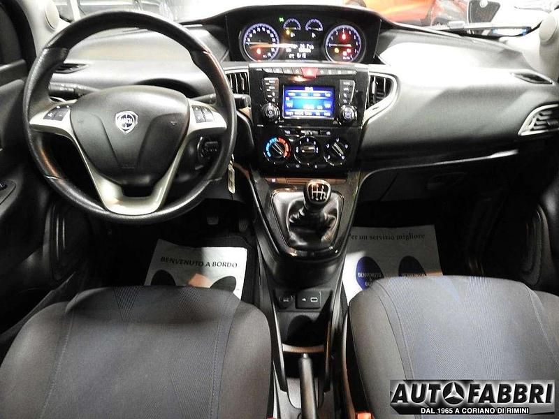 Usata Lancia Ypsilon Gold 69 CV (50 kW) 2021 Bianco Utilitaria