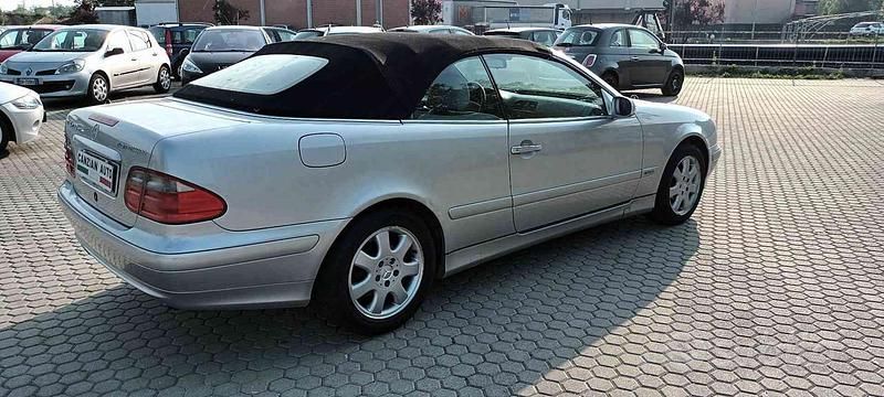 Usata Mercedes CLK200 Elegance 163 CV (119 kW) 2003 Grigio Cabrio