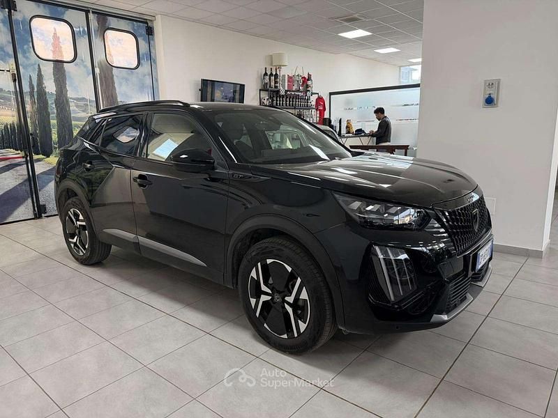 Usado Peugeot 2008 GT 131 HP (96 kW) 2023 Preto SUV