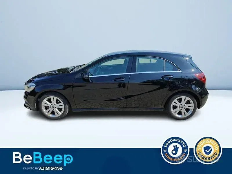 Usata Mercedes A180 109 CV (80 kW) 2018 Nero metallizzato Berlina