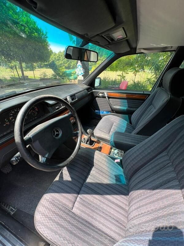 Usata Mercedes E200 1992 Berlina