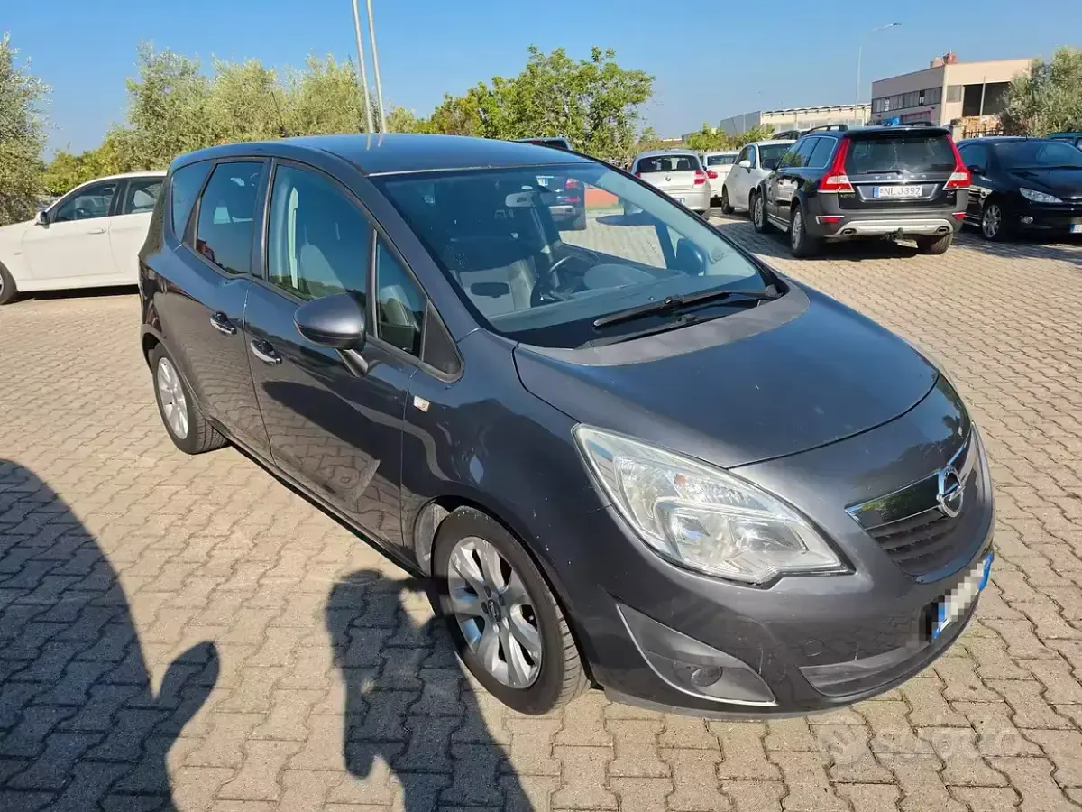 Usata Opel Meriva 95 CV (69 kW) 2013 Grigio Monovolume