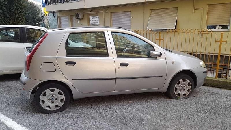 Usata Fiat Punto Dynamic 60 CV (44 kW) 2005 Utilitaria