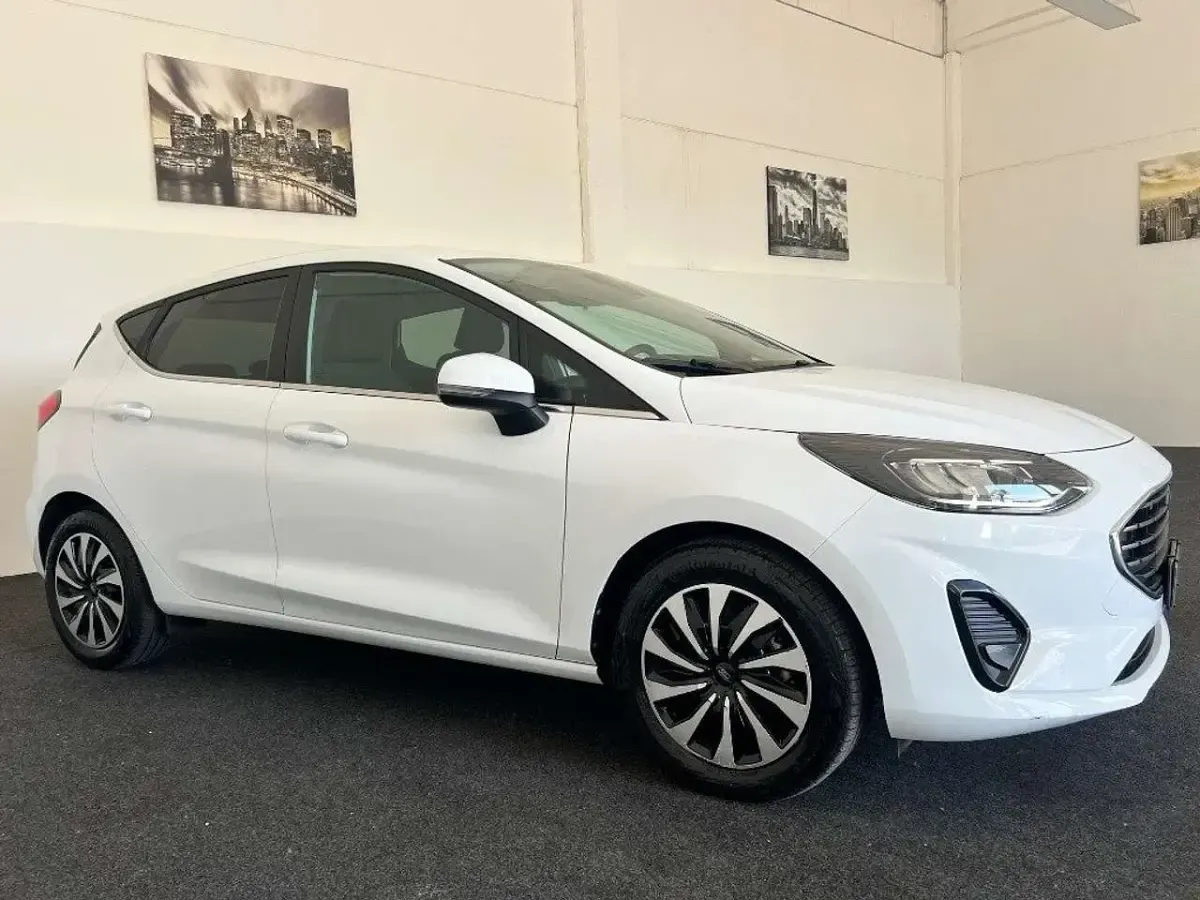 Usata Ford Fiesta Titanium 125 CV (91 kW) 2022 Bianco Utilitaria