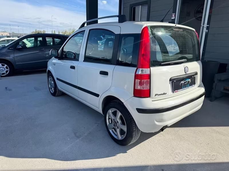Usata Fiat Panda Dynamic 69 CV (50 kW) 2012 Bianco Utilitaria