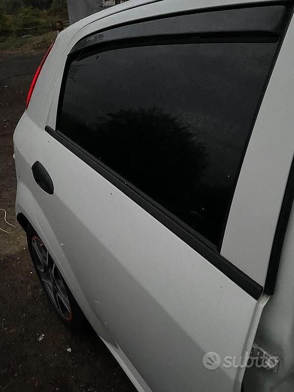 Usata Fiat Grande Punto 75 CV (55 kW) 2010 Bianco Utilitaria