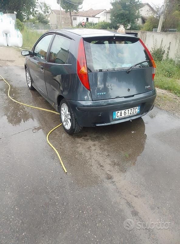 Usata Fiat Punto 80 CV (58 kW) 2002 Grigio Utilitaria