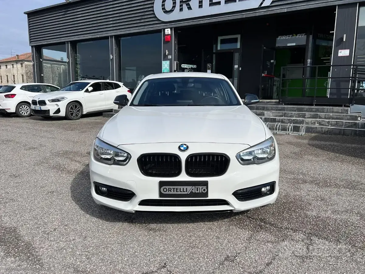 Usata BMW 116 Advantage 116 CV (85 kW) 2018 Bianco Utilitaria