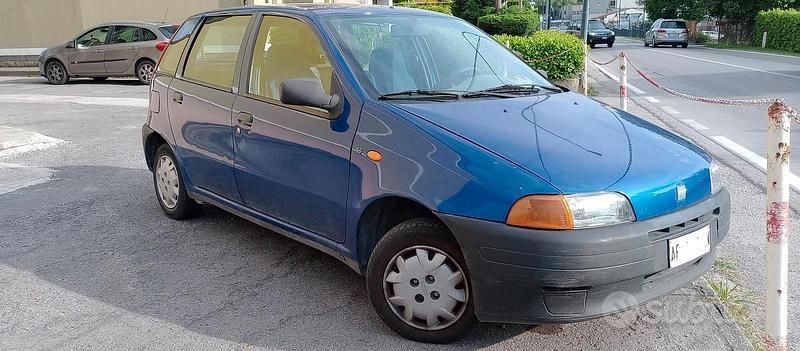 Usata Fiat Punto 54 CV (39 kW) 1997 Blu Berlina