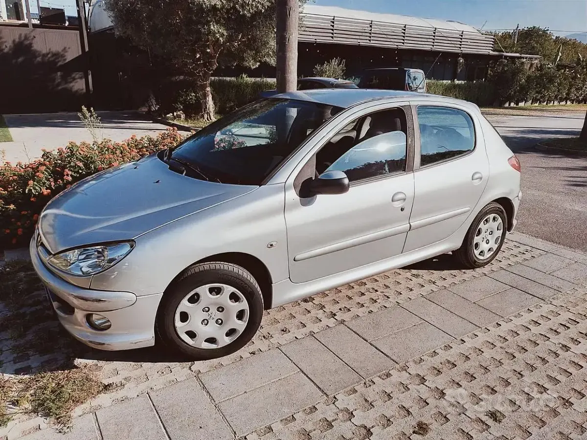 Usata Peugeot 206 68 CV (50 kW) 2008 Grigio Berlina