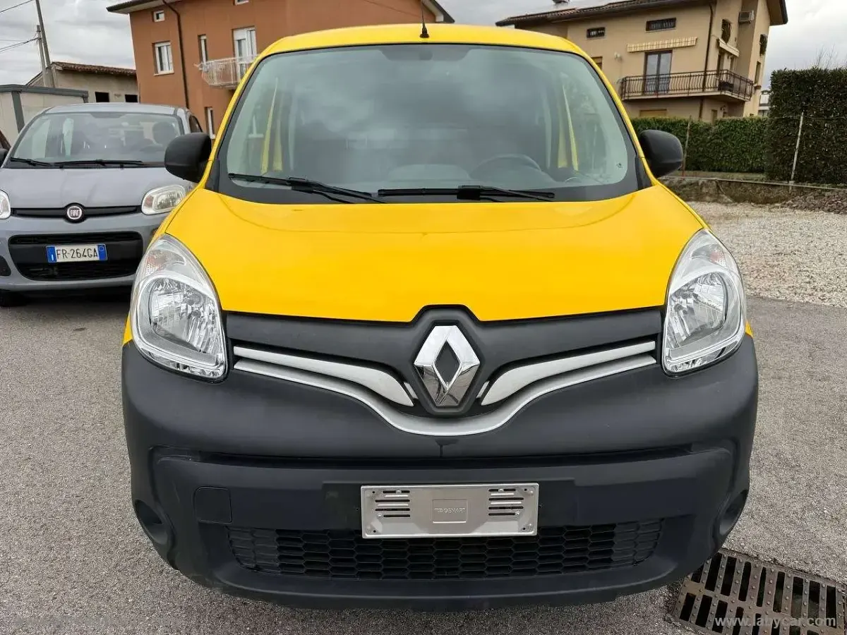 Usata Renault Kangoo 90 CV (66 kW) 2018 Giallo Monovolume