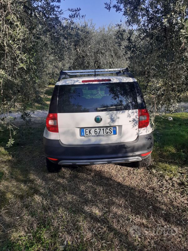 Usata Skoda Yeti 105 CV (77 kW) 2011 Bianco SUV