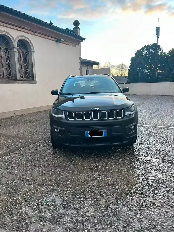 Usata Jeep Compass 120 CV (88 kW) 2017 Grigio SUV
