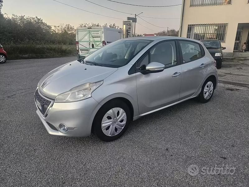 Usata Peugeot 208 82 CV (60 kW) 2012 Grigio Utilitaria
