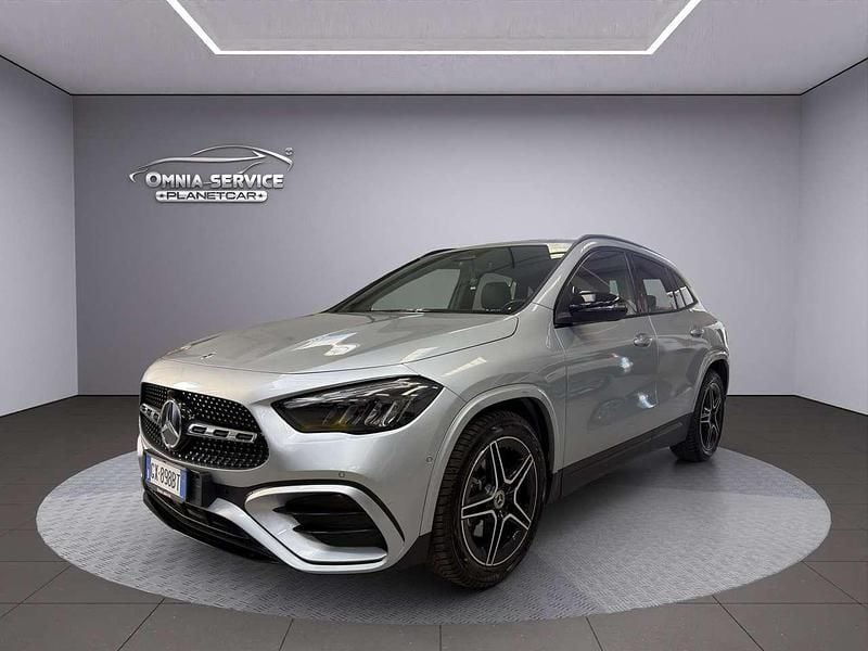 Usata Mercedes GLA200 AMG Line Premium 150 CV (110 kW) 2025 Argento SUV