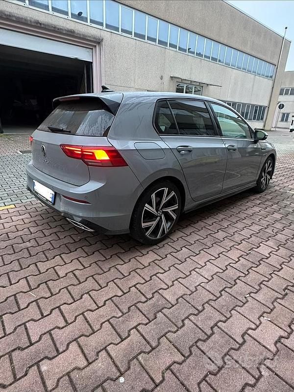 Usata VW Golf VIII R-line 2023 Grigio Berlina
