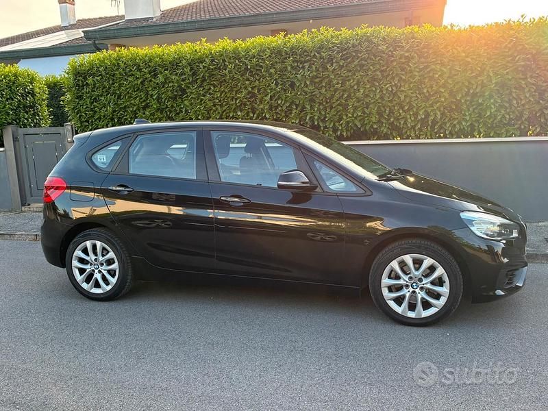 Usado BMW 218 150 HP (110 kW) 2018 Preto Carrinha