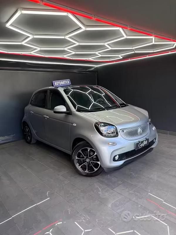 Usata Smart ForFour 71 CV (52 kW) 2017 Grigio Utilitaria