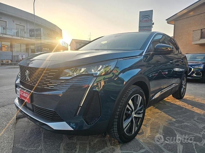 Usata Peugeot 3008 Allure 131 CV (96 kW) 2022 Blu SUV