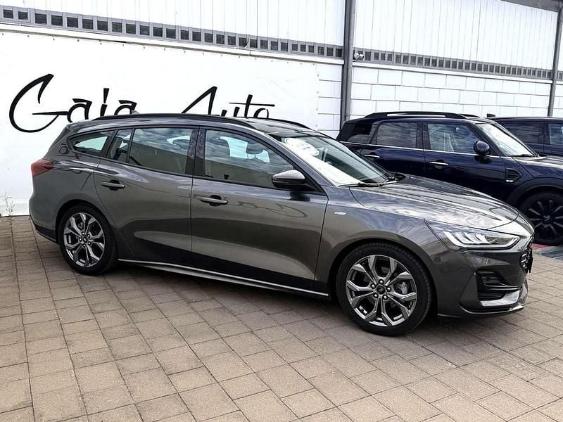 Begagnad Ford Focus ST-Line X 116 HK (85 kW) 2024 Grå Kombi