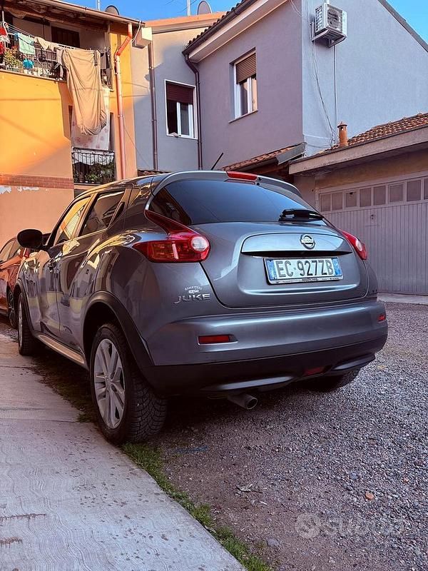 Usata Nissan Juke Tekna 117 CV (86 kW) 2010 Grigio SUV