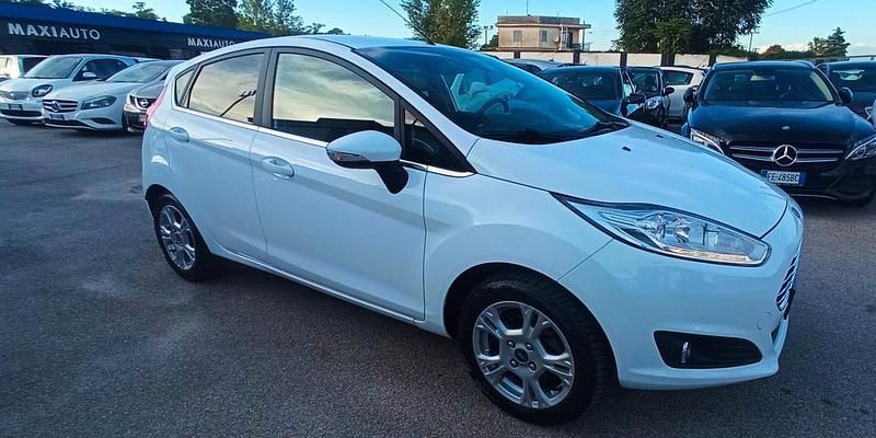 Usata Ford Fiesta Titanium 81 CV (59 kW) 2016 Bianco Berlina