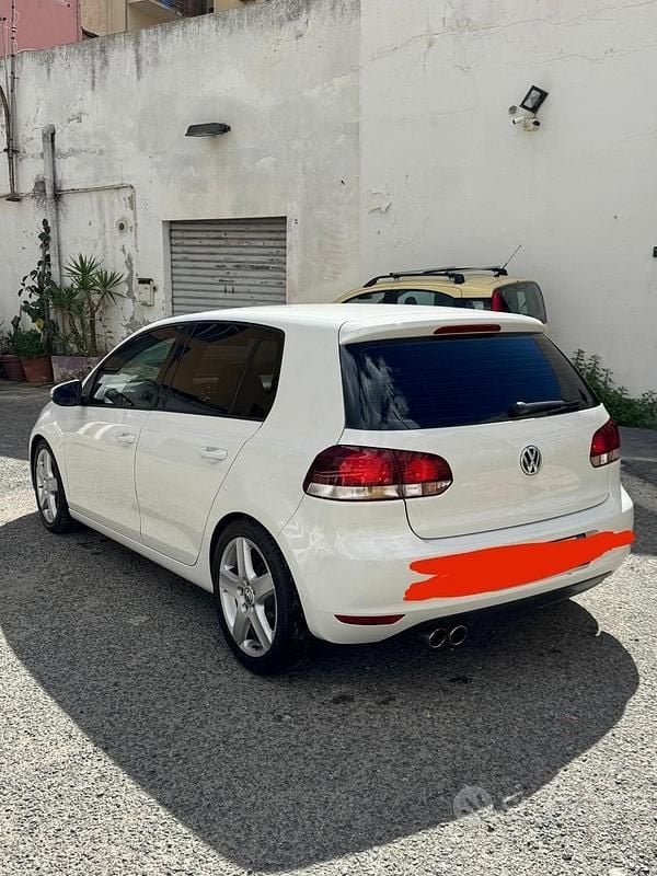 Usata VW Golf VI 110 CV (80 kW) 2009 Bianco Utilitaria