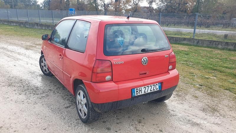 Usata VW Lupo Trendline 60 CV (44 kW) 1998 Rosso Utilitaria