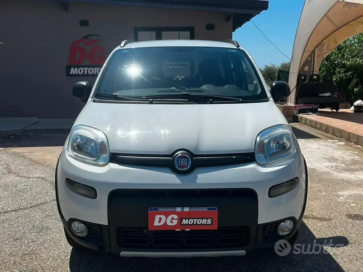 Usata Fiat Panda 4x4 S 95 CV (69 kW) 2018 Bianco Utilitaria