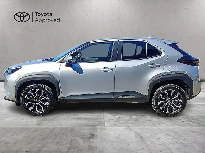 Usata Toyota Yaris Cross Trend 116 CV (85 kW) 2022 Grigio SUV