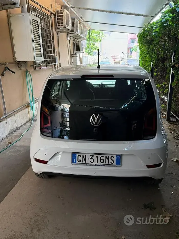 Usata VW up! 68 CV (50 kW) 2023 Bianco Utilitaria